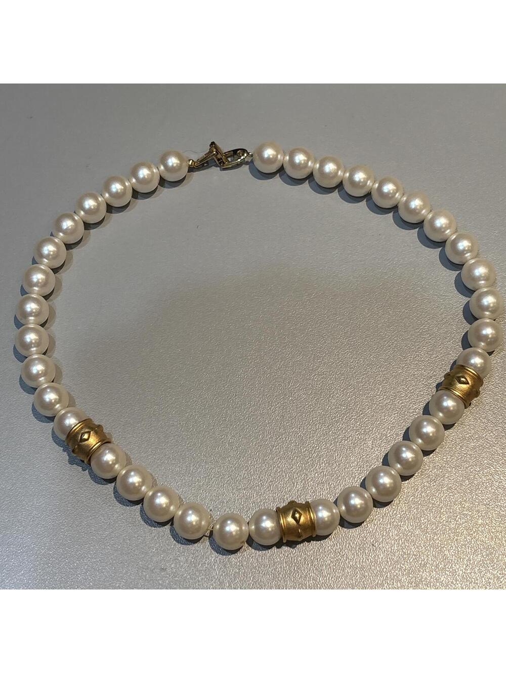 Vintage Pearl Necklace with Gold-Tone Accents